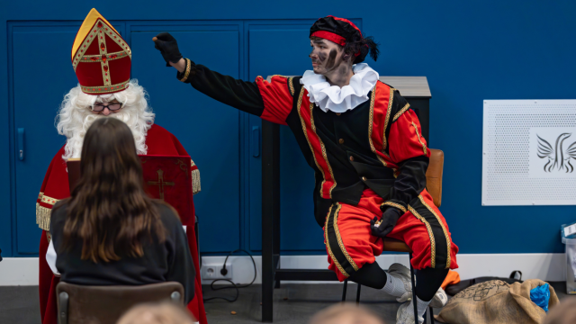 Hoog bezoek bij Yes We Can Clinics: Sinterklaas en zijn Pieten