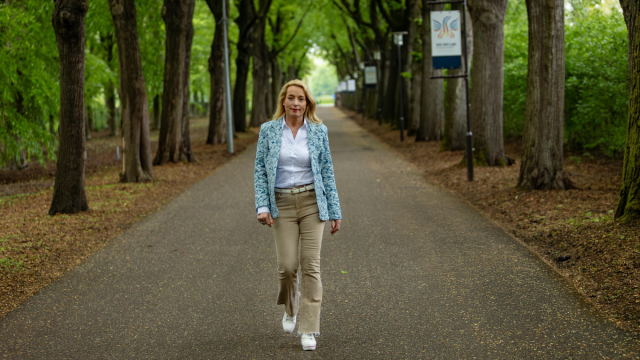 Herstel Held Kyra: “Pas toen ik toegaf dat ik machteloos stond tegenover mijn verslaving, kwam ik in herstel.”